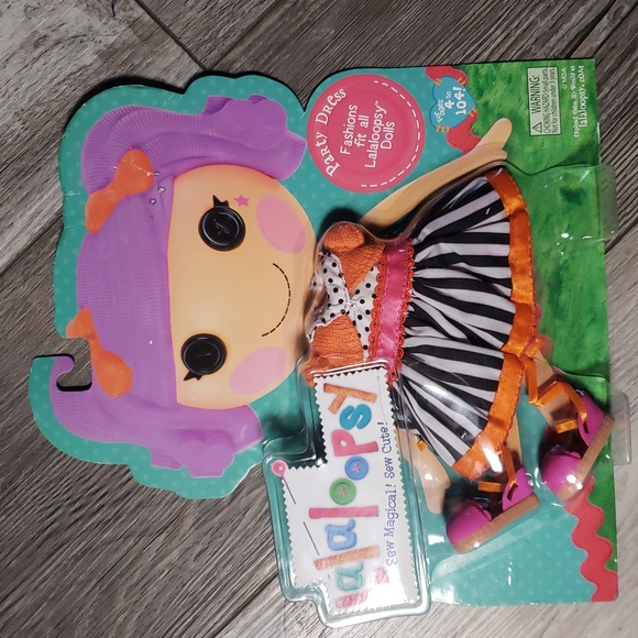 Lalaloopsy | Doll Clothes Bundle | 3 New Outfits - Party Dress, Coat & Overalls - Picture 2 of 5
